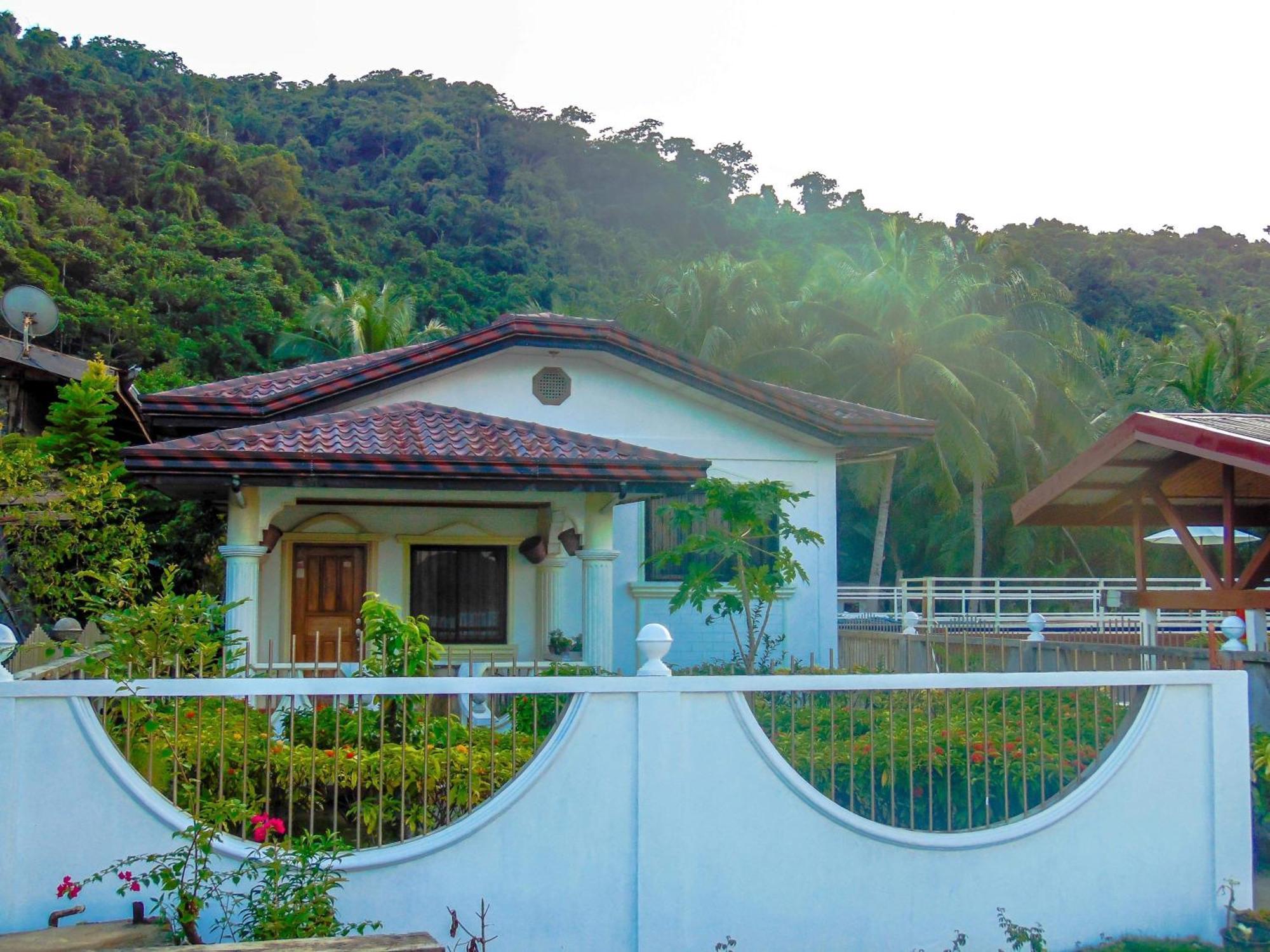 Pangulatan Beach Resort El Nido Room photo